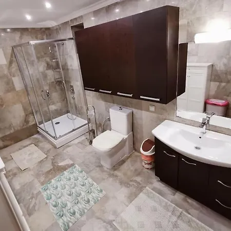 Benzersiz Jakuzili Vila *